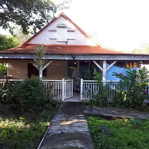 Lélis Sainte-Anne (Grande-Terre)